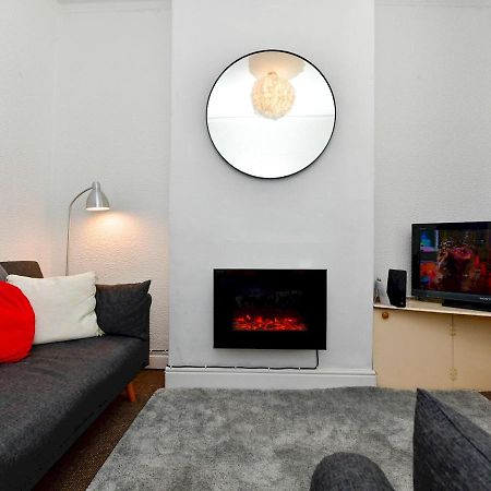 Pass The Keys Perfectly Located 3 Bed Home Close To The City Кардиф Екстериор снимка