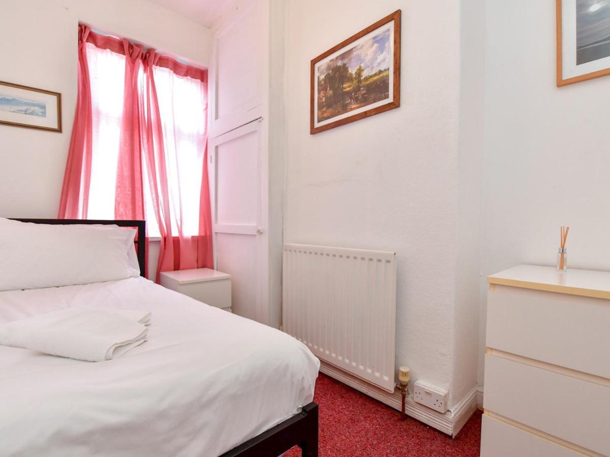 Pass The Keys Perfectly Located 3 Bed Home Close To The City Кардиф Екстериор снимка